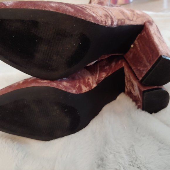 Steve Madden Emison Velvet Bootie pale Pink 10 - Picture 11 of 11